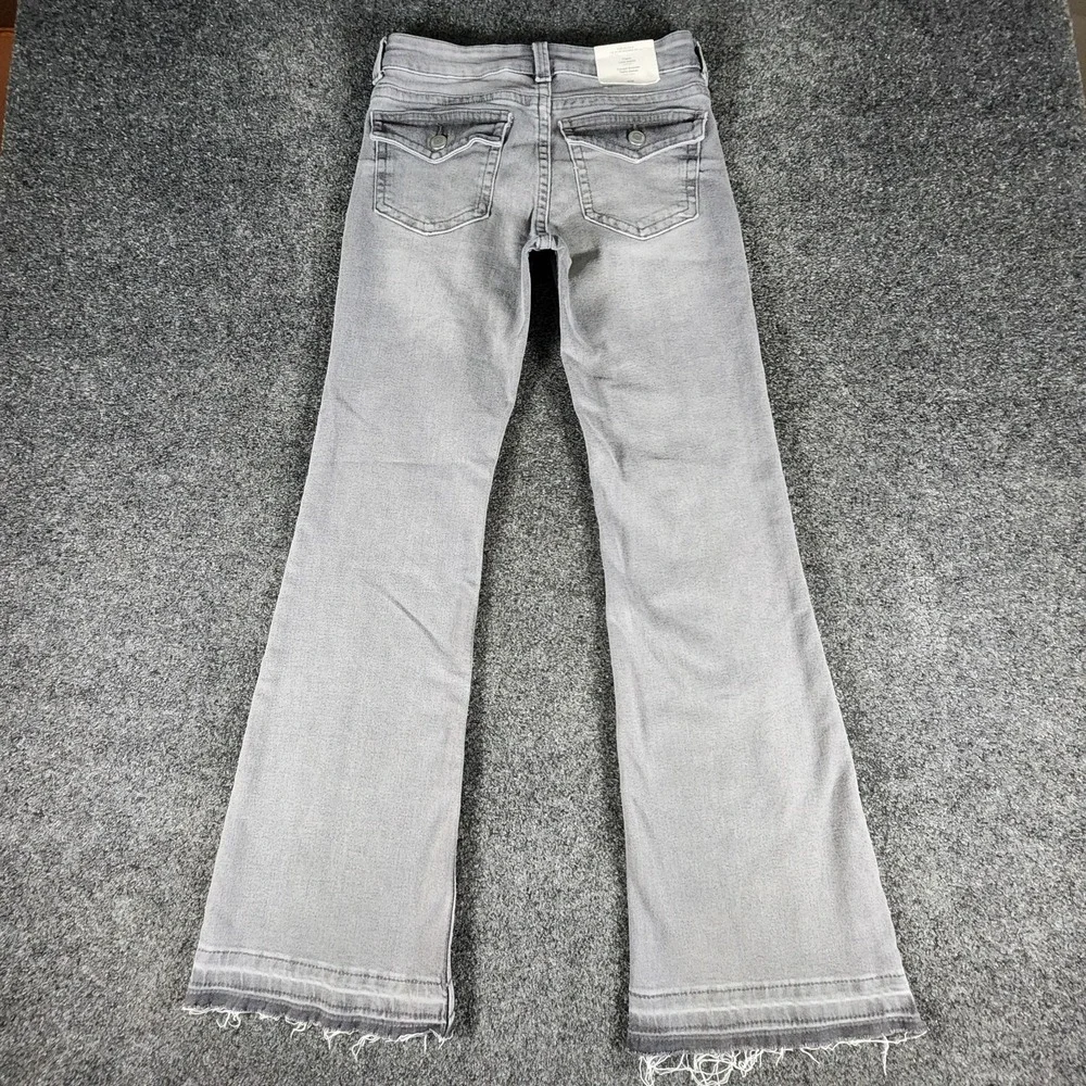 NWT‎ H&M Divided Flare Low Waist Raw Hem Women's Jeans Size 4 Gray Flap Pockets - Picture 3 of 9